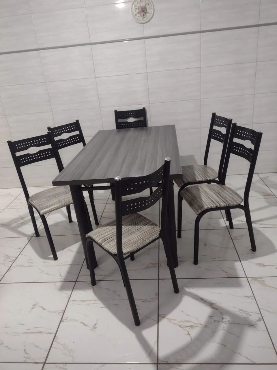 Mesa de seis cadeiras 
