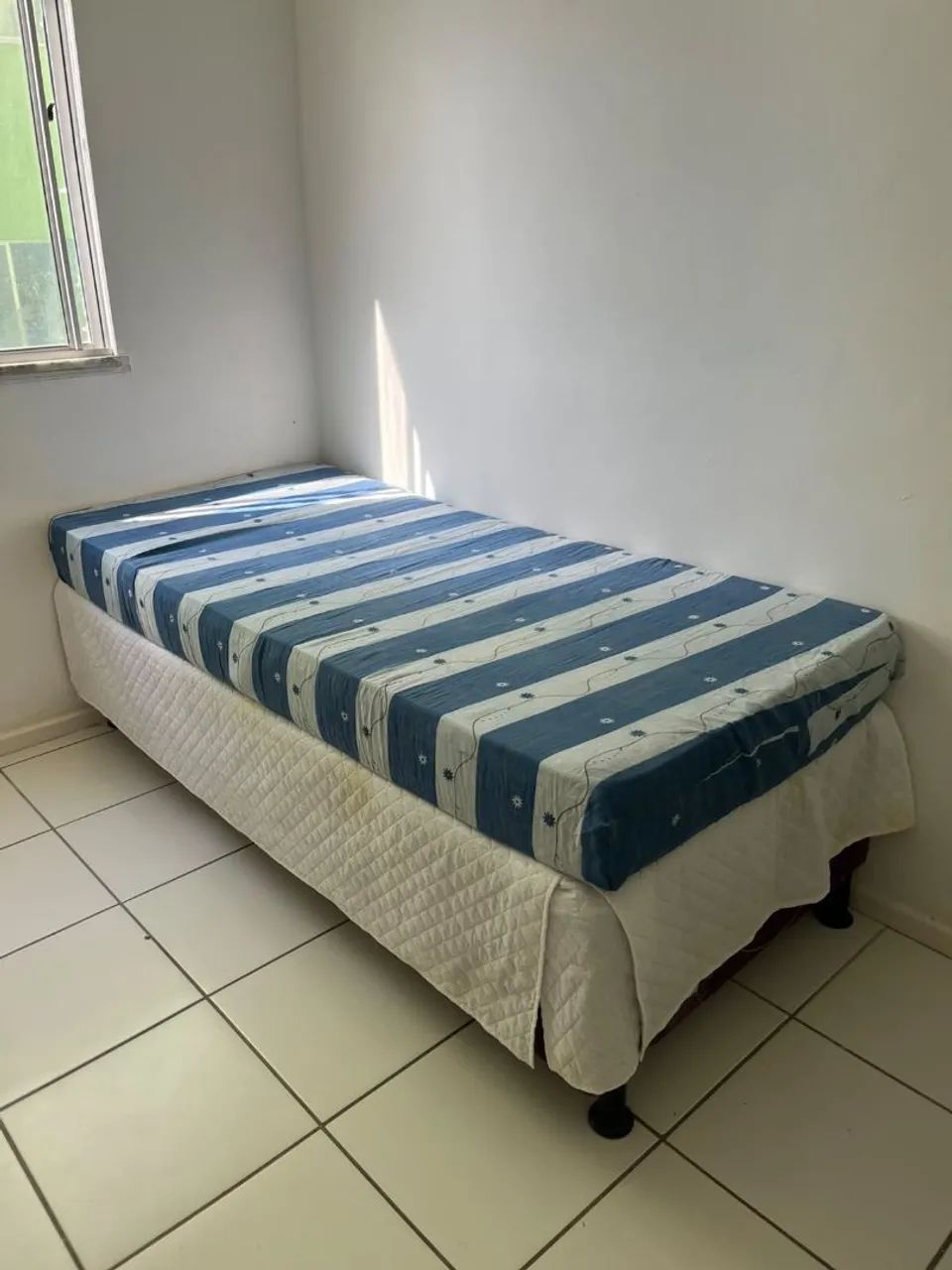 Vendo Cama Box com colchão (Ou separados se quiser) - Foto 3