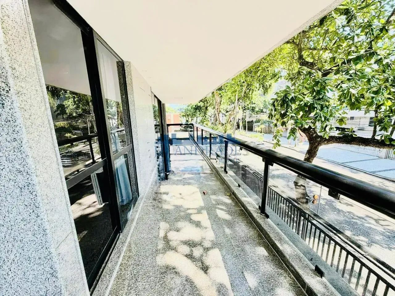 Jardim Oceânico  Pé na Areia | 209 m² | 3 Quartos (2 Suítes) | Vista Mar | 2 Vagas