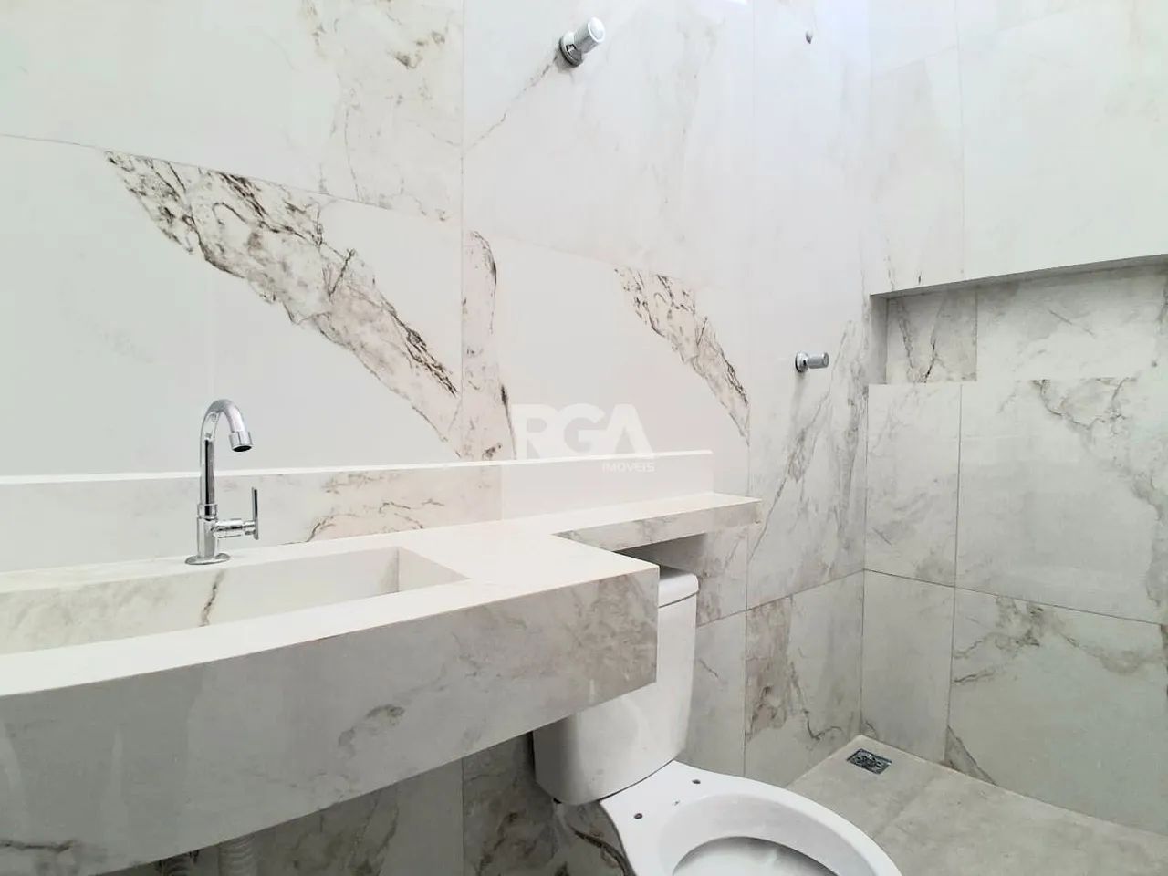 CASA GEMINADA COM 3 QUARTOS (1 SUÍTE) E 1 VAGA  LETÍCIA - Foto 2