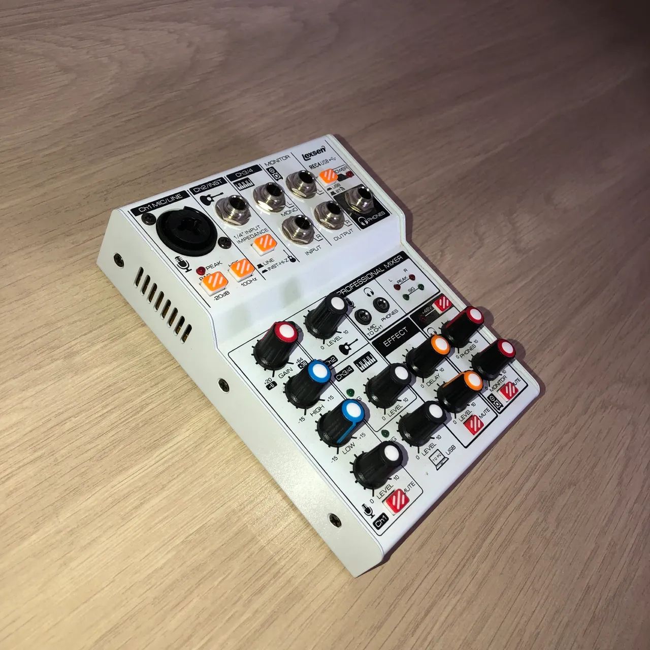 Mesa de Som e Interface de Áudio Lexsen REC4-USB - Foto 3
