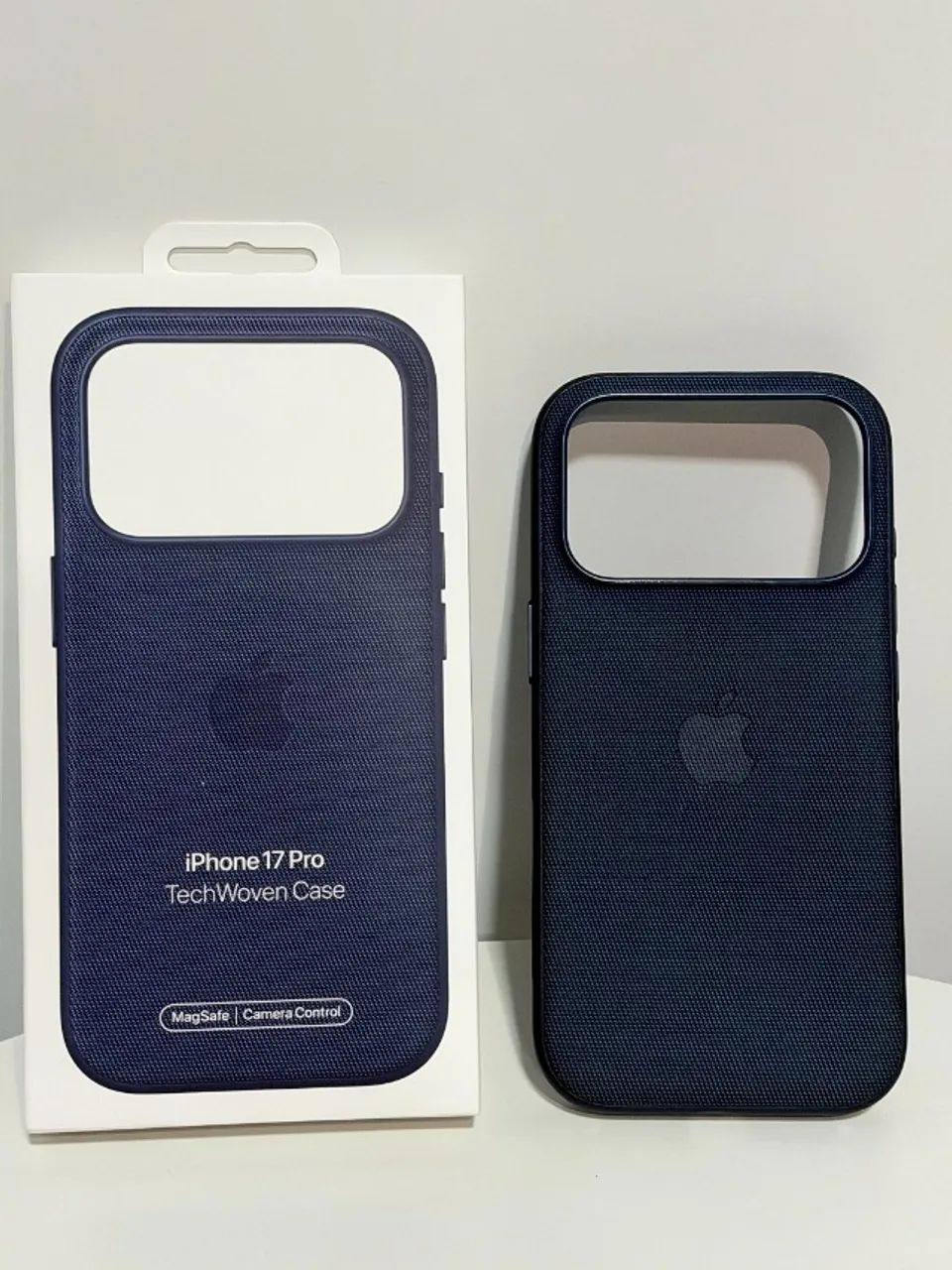 Capa Original Apple TechWoven com MagSafe para iPhone 17 Pro - Azul