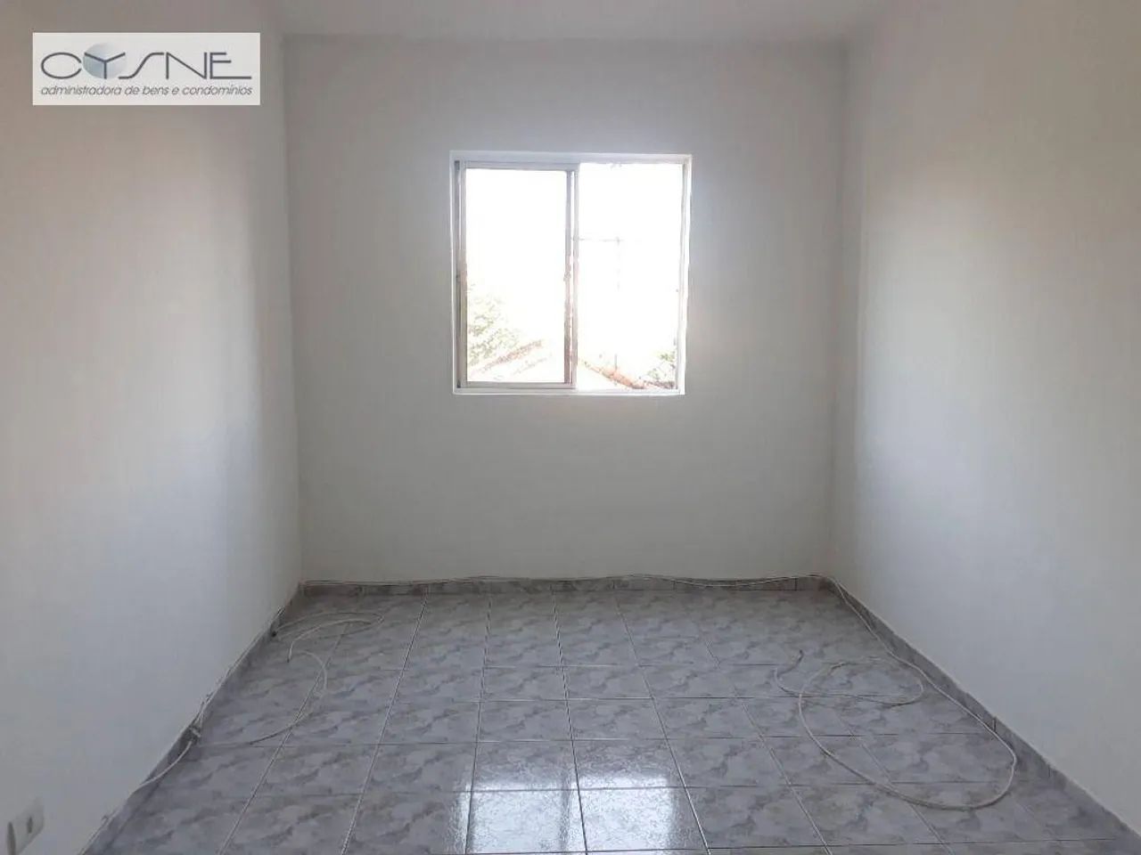 apartamento de 01 quarto, amplo e a 02 quadras do Metrô Jardim São Paulo-Ayrton Senna.