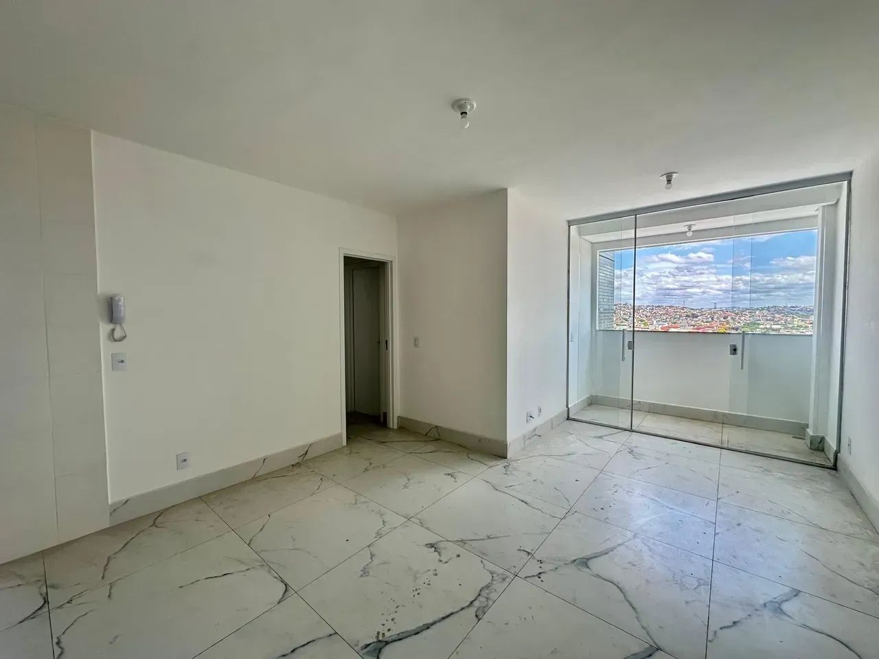 Apartamento de de 3 quartos e 2 vagas no Manacas - 74m² - Foto 2