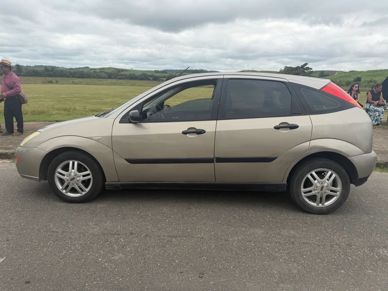 Ford Focus Sedan 1.8 16V 115cv 4P 2003
