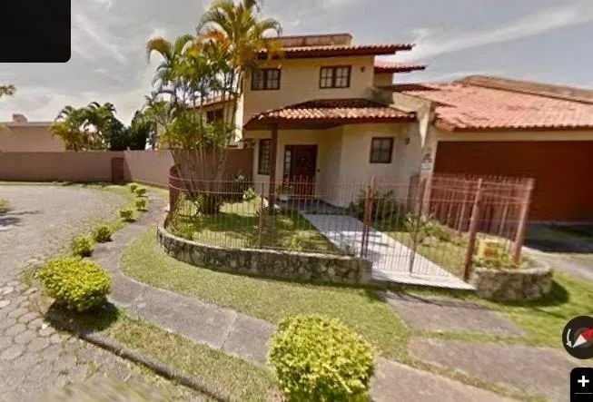 Casa de 4 quartos semi mobiliada no Córrego Grande