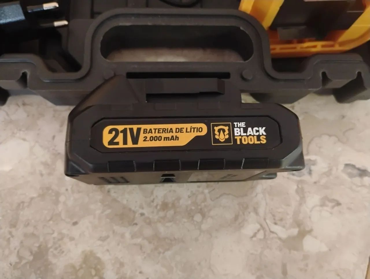 Furadeira Impacto Parafusadeira sem Fio Bateria 21v semi nova na garantia  - Foto 4