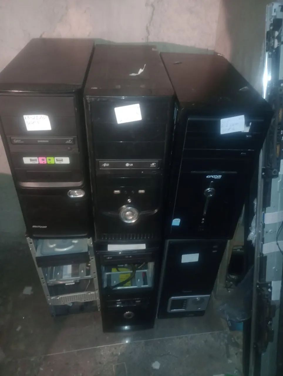 Lot of CPUs with 1st*, 2nd*, and 3rd*-generation processors445600698341140480