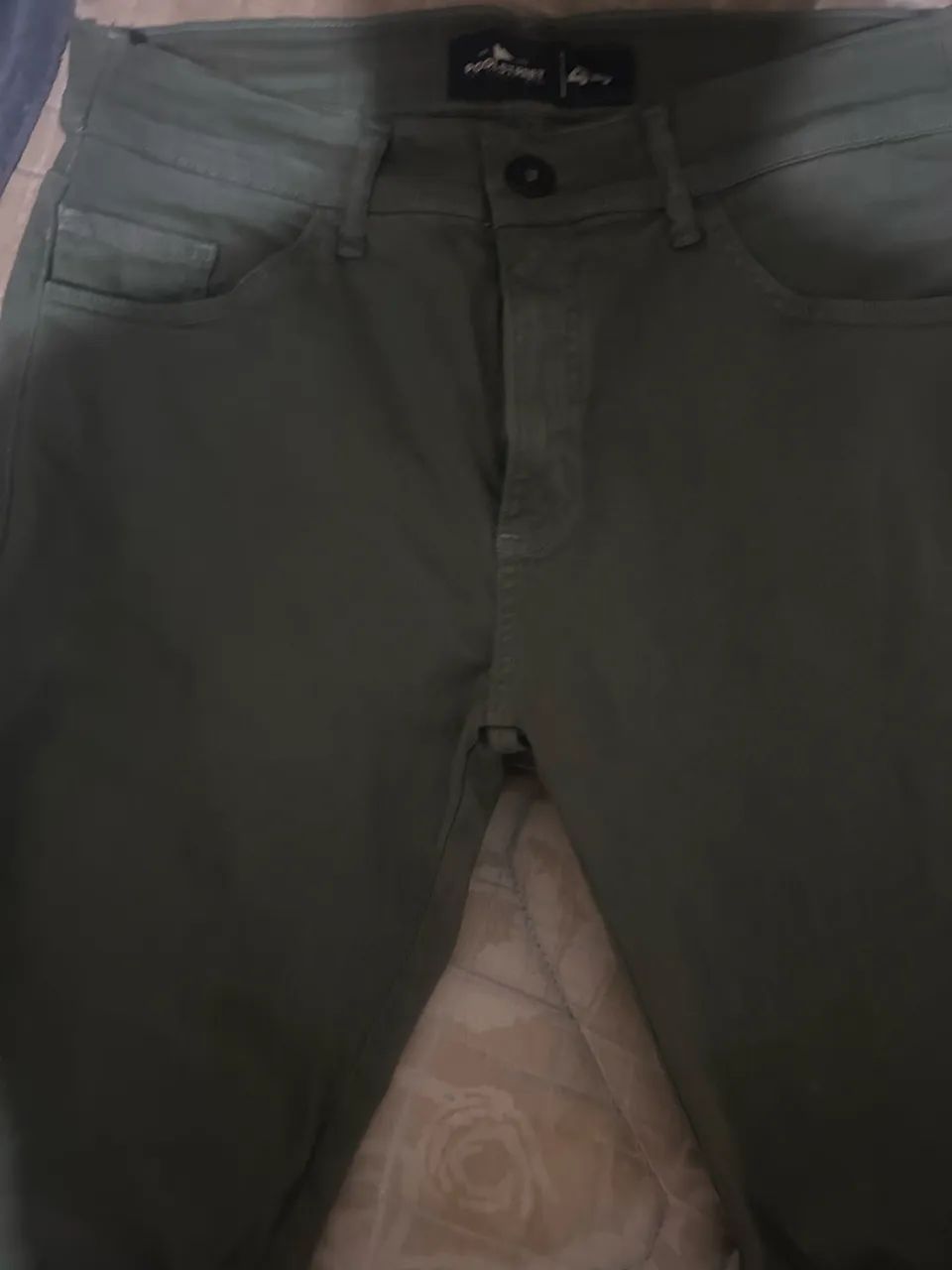 calça jeans verde militar, Nova. Nunca usada. - Foto 3
