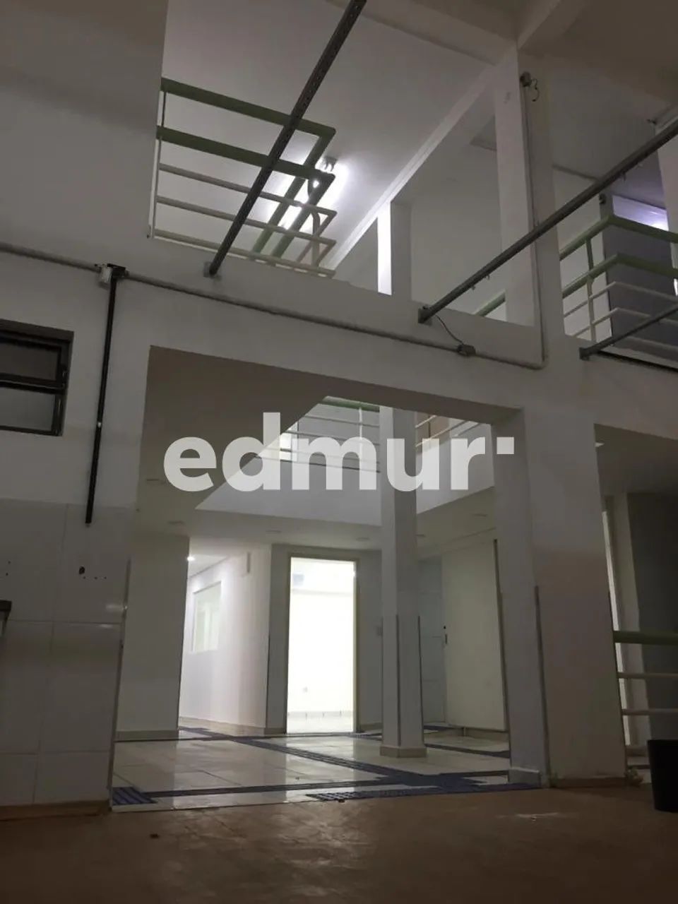 PREDIO para VENDA E ALUGUEL com 1100m² no bairro Vila Marina com 0 quartos e 0 vagas. Sant