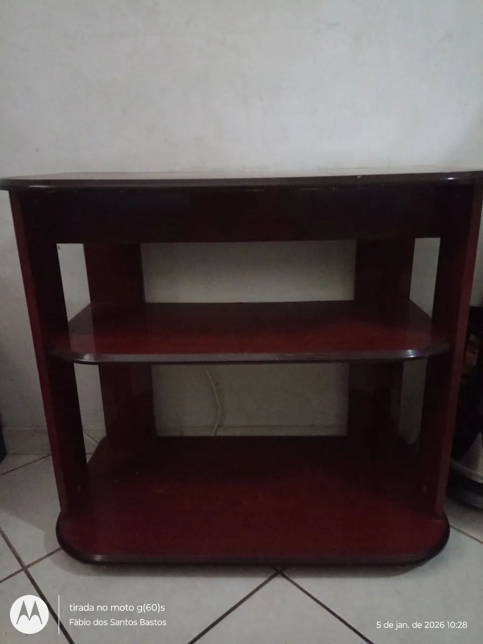Vendo um rack.