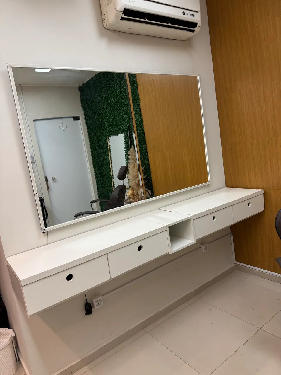 Bancada com gavetas