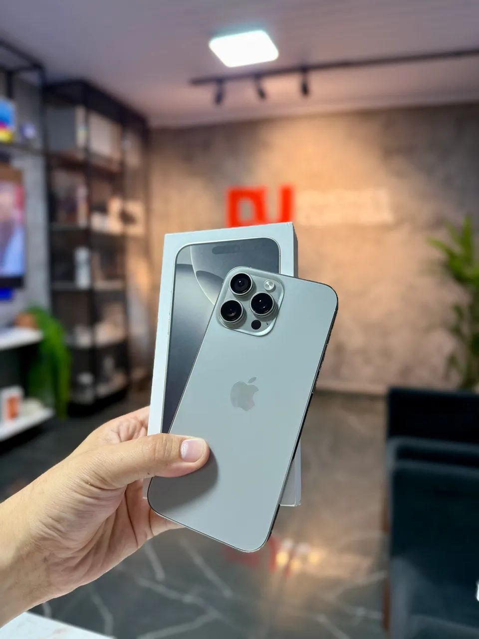 iPhone 16 Pro Max 256GB - Garantia até Setembro 2026 com 100
