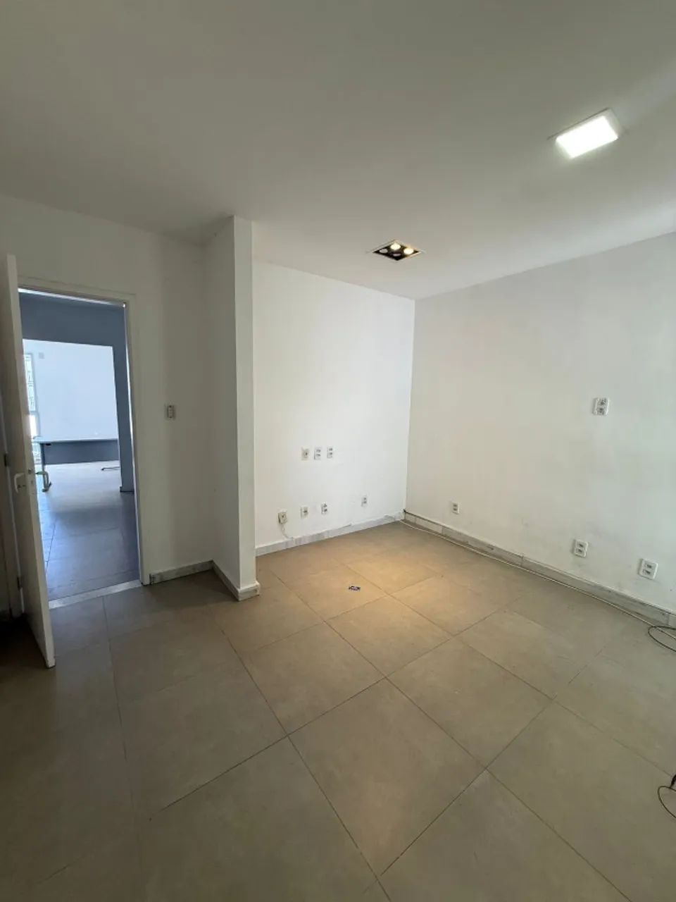 Oportunidade Comercial em Vilas do Atlântico 07 lojas - Foto 4