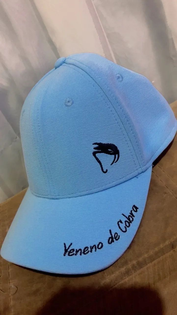 Bone veneno de cobra da marca mc kauan