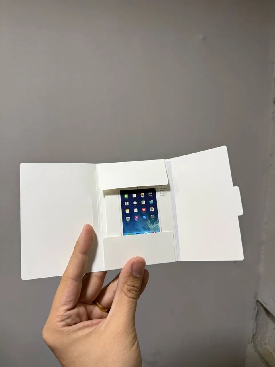 Caixa de iPad Air 1 32GB Wi-Fi Prata  - Foto 3