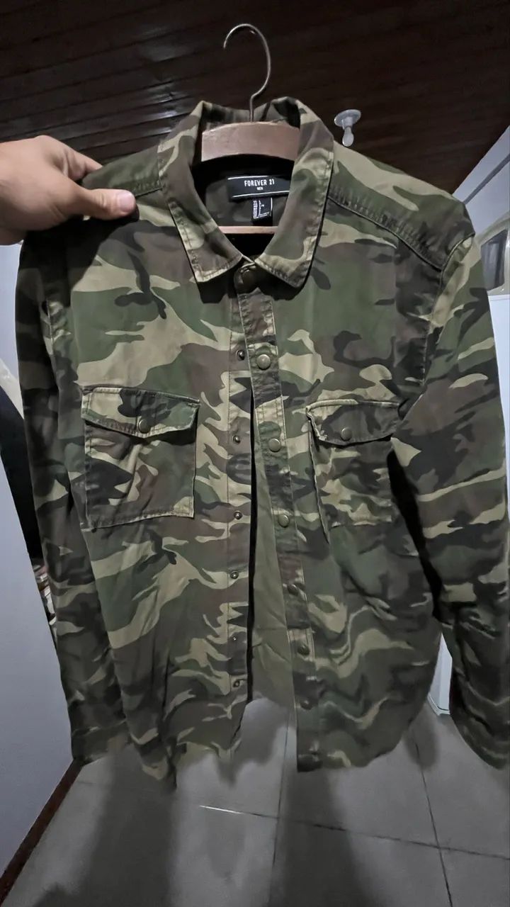 Jaqueta camuflada forever 21