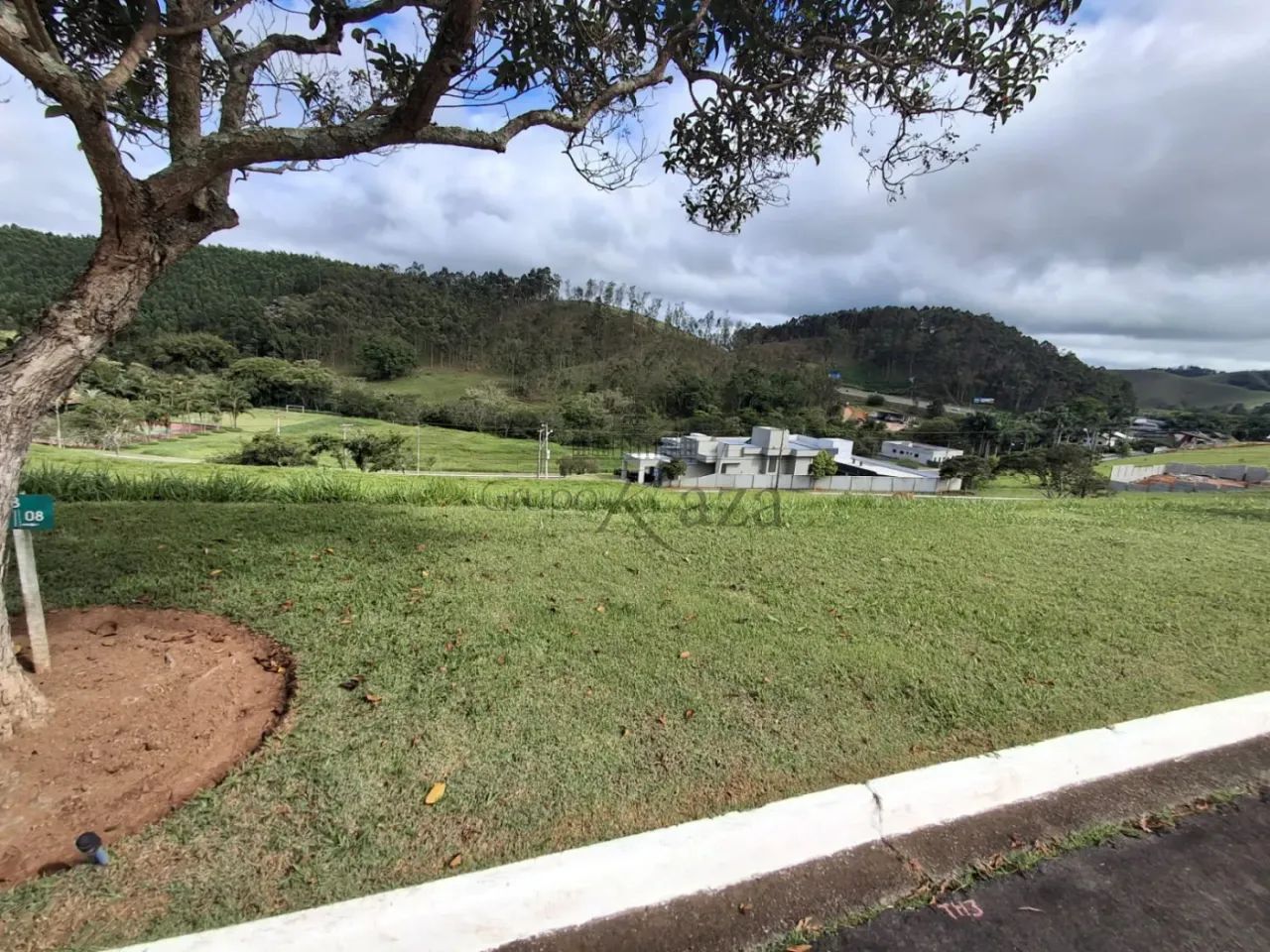 Terreno de 1.000 m² no Condomínio Village Parahybuna | Pronto para Construir - Foto 2