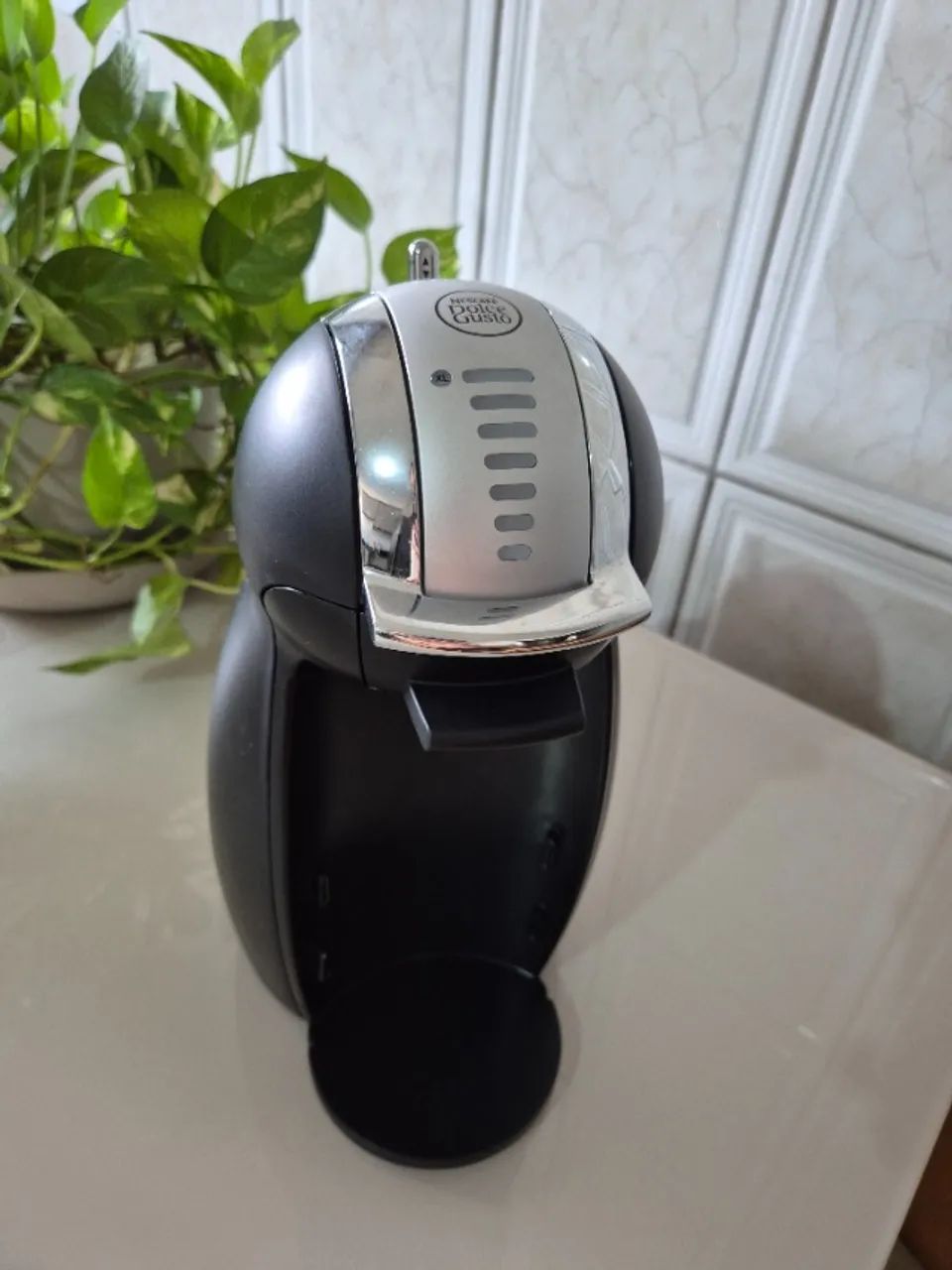 Cafeteira Dolce Gusto Gênio II