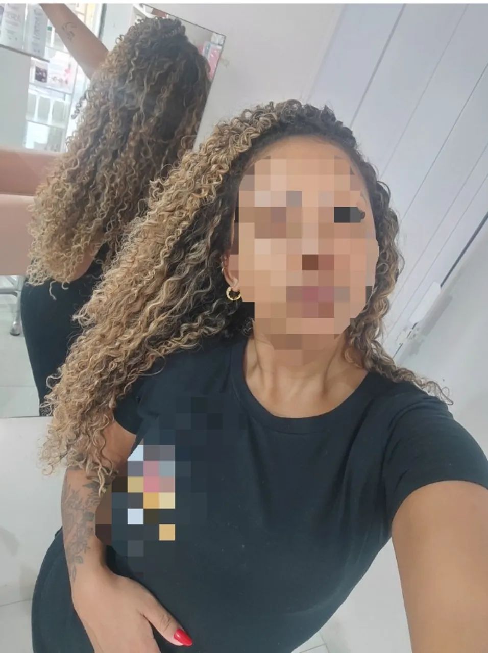 Cabelo cacheado humano com luzes/mechas 