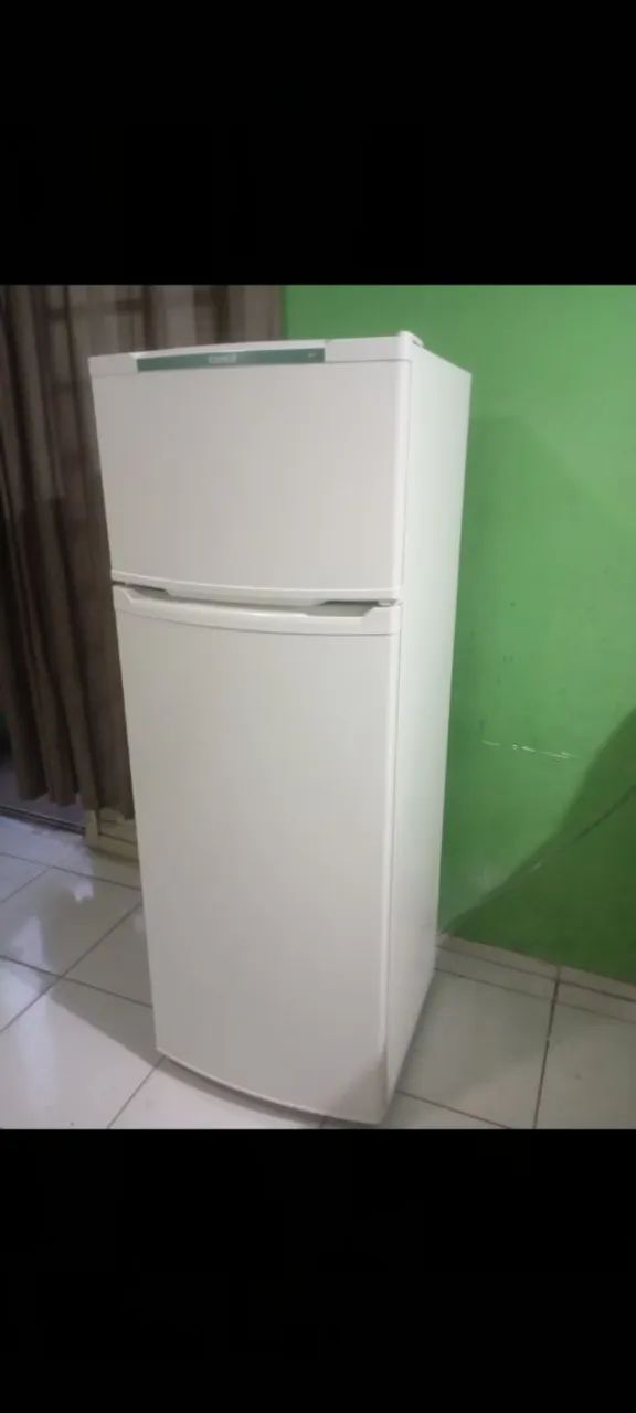 Geladeira Consul dúplex funcionando perfeitamente bem  - Foto 2