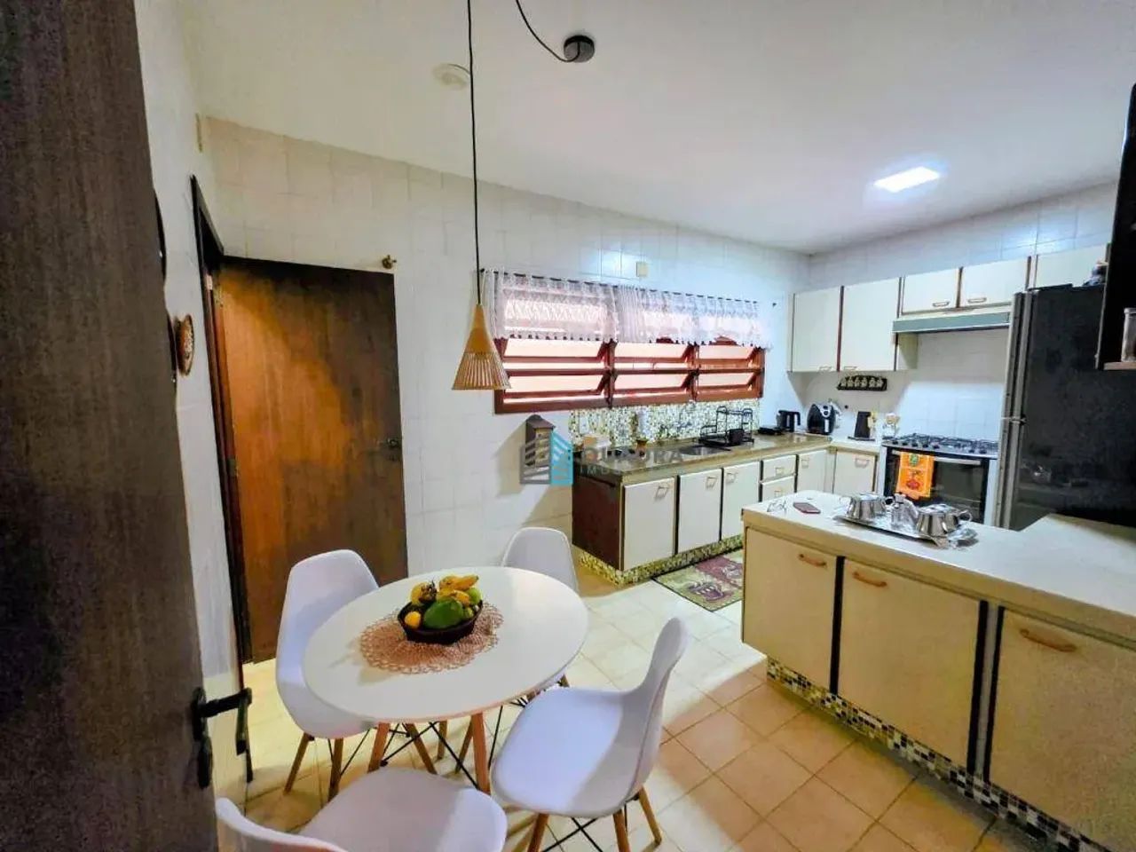 CASA EM ÓTIMA LOCALIZAÇÃO NO SANTA MÔNICA - Foto 2