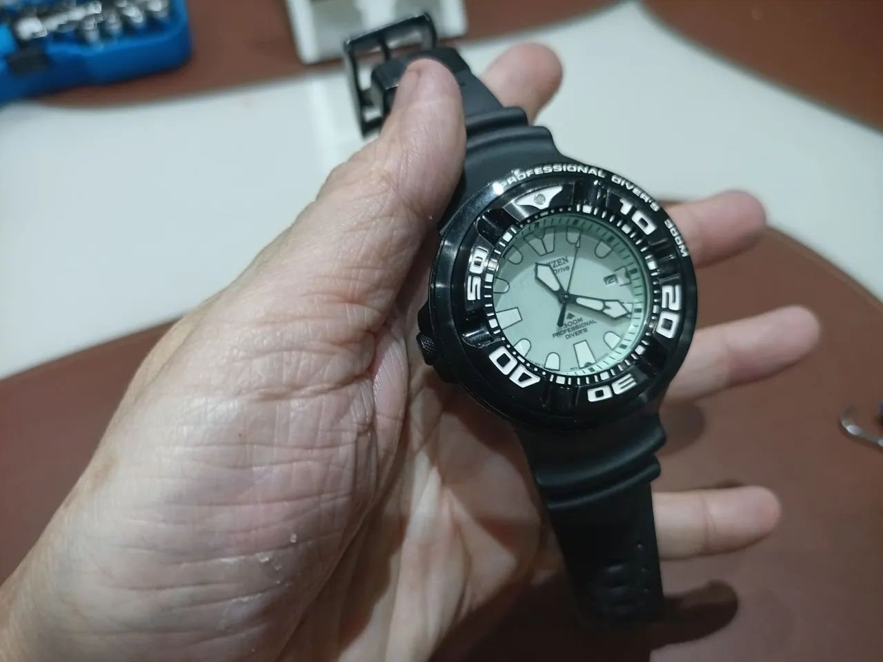 Citizen Ecozilla BJ8055-04X Natulite raro preto luminescente