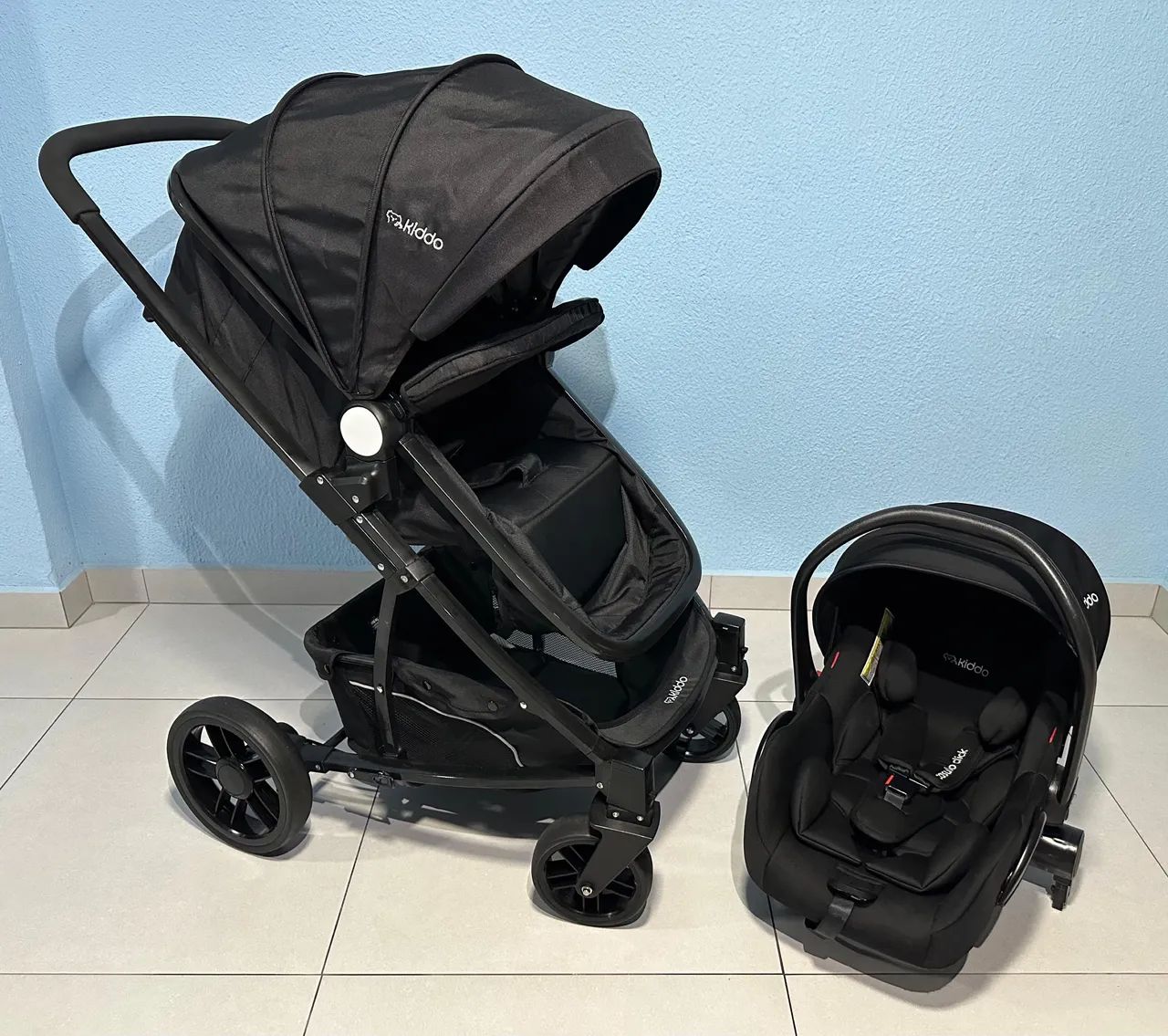 Carrinho de Bebê com Bebê Conforto Kiddo Winner II