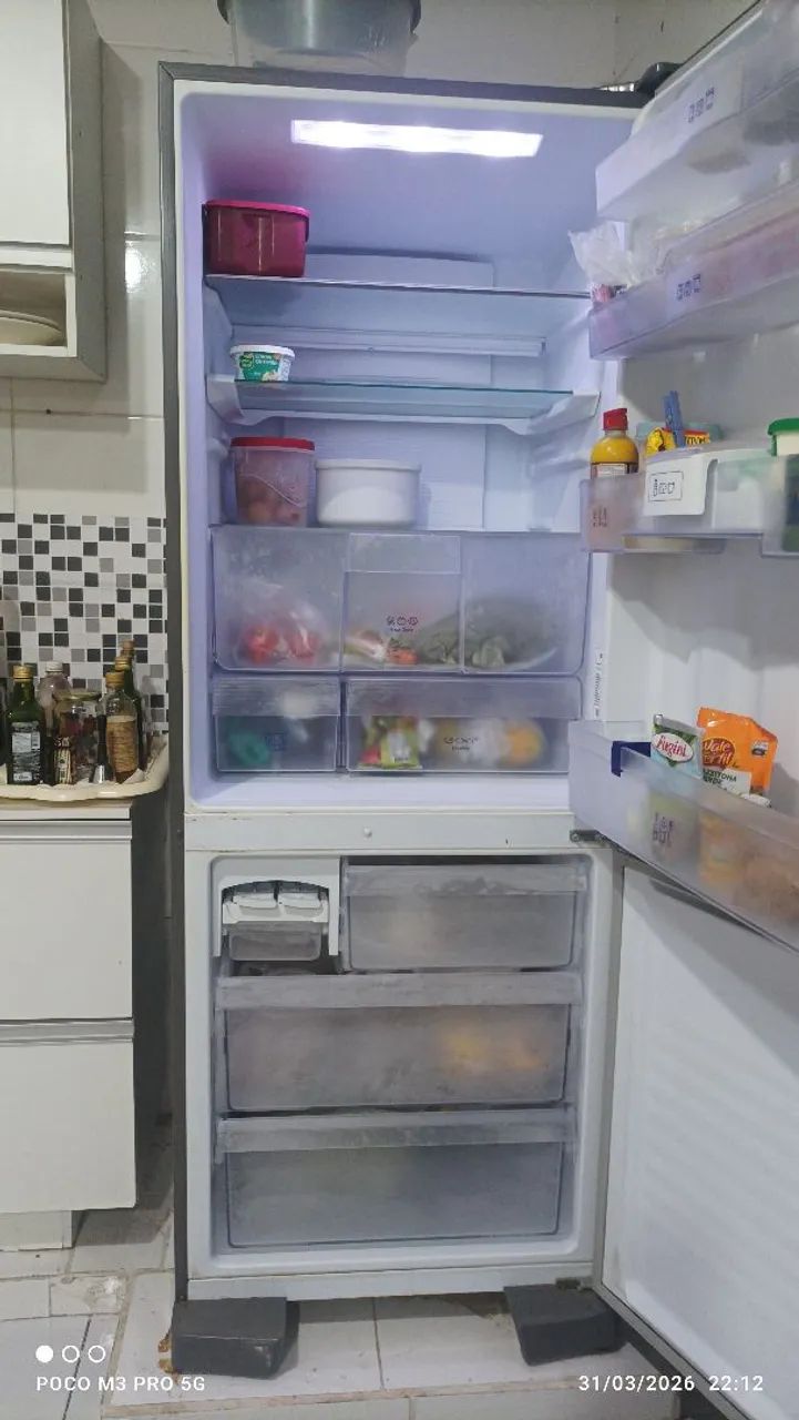 Excelente geladeira Panasonic  - Foto 4