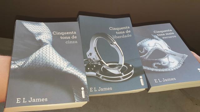 Box Trilogia 50 tons de cinza E L James - Foto 2