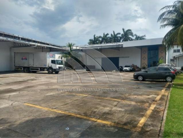 Galpão Logístico 1.500 M² / No Planalto / Doca e Pátio / 8 M de pé direito