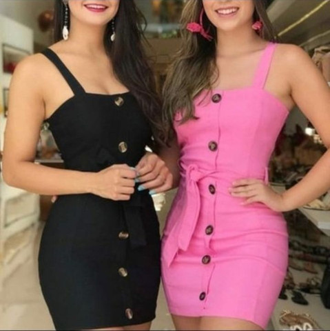 Vestido rosa chiclete