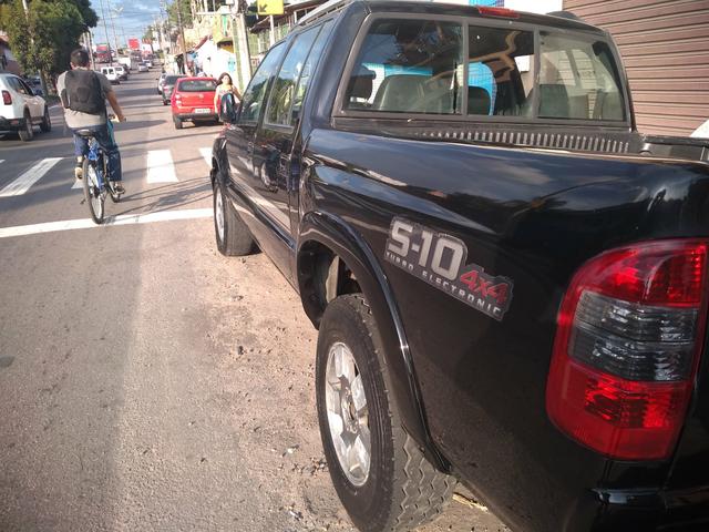 Vendo S10 executiva diesel 4x4 - Foto 5