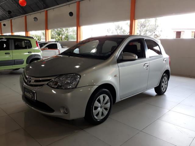 TOYOTA ETIOS HB XS 15