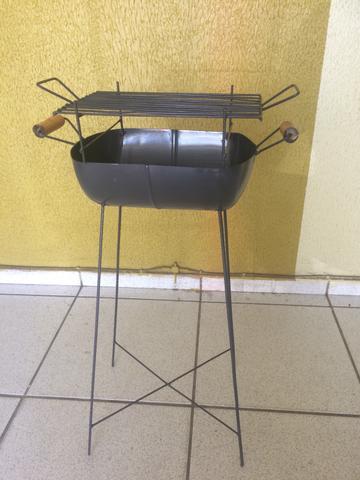 Churrasqueira com pé