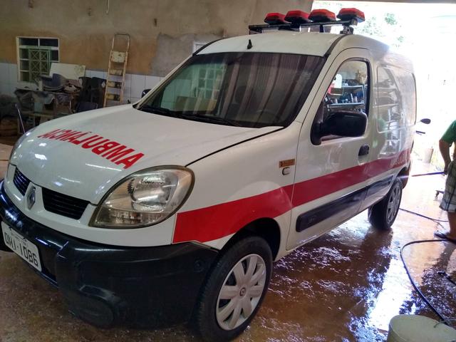 Ambulância kangoo - Foto 3