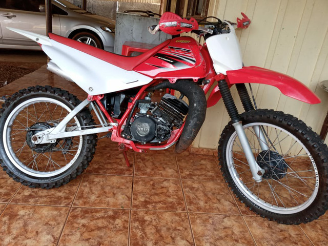Vendo ou troco por outra moto