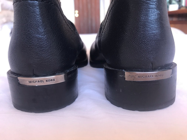 Bota Michael kors couro preta 36,5 - Foto 2