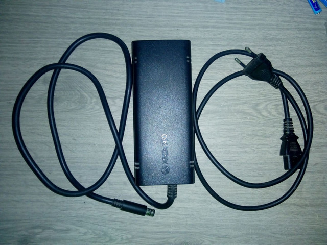 VENDO FONTE P/ XBOX 360 SUPER SLIM