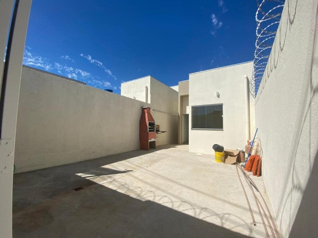 CM Oportunidade Casa no Bairro Carmelo com 2 Quartos