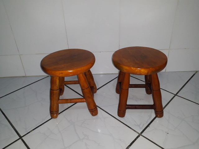 Banquinho de madeira - Foto 2