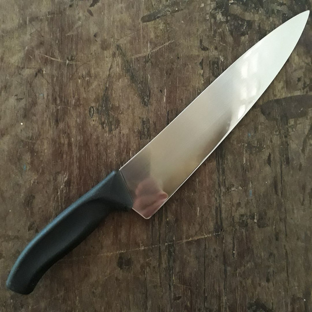 Faca Global G46 Santoku , faca Global GF33 forjada, faca Victorinox chef 10 Classic - Foto 3