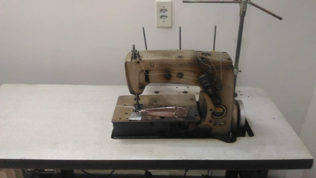 Máquina de costura industrial galoneira Union Especial