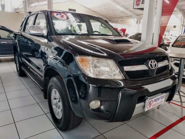 TOYOTA HILUX CAB DUPLA AUTOM. TURBO DIESEL 4X4 COMPLETA