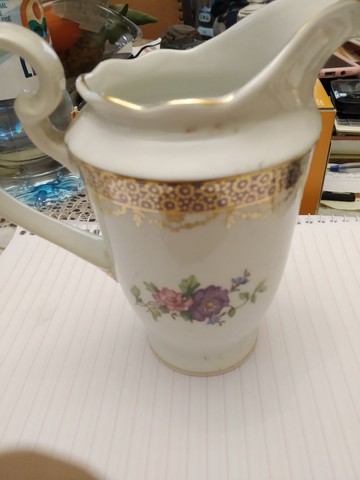 Jarrinho antigo porcelana 