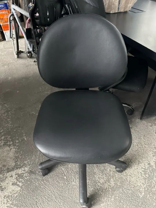 Cadeira Giratória Preta - Foto 2