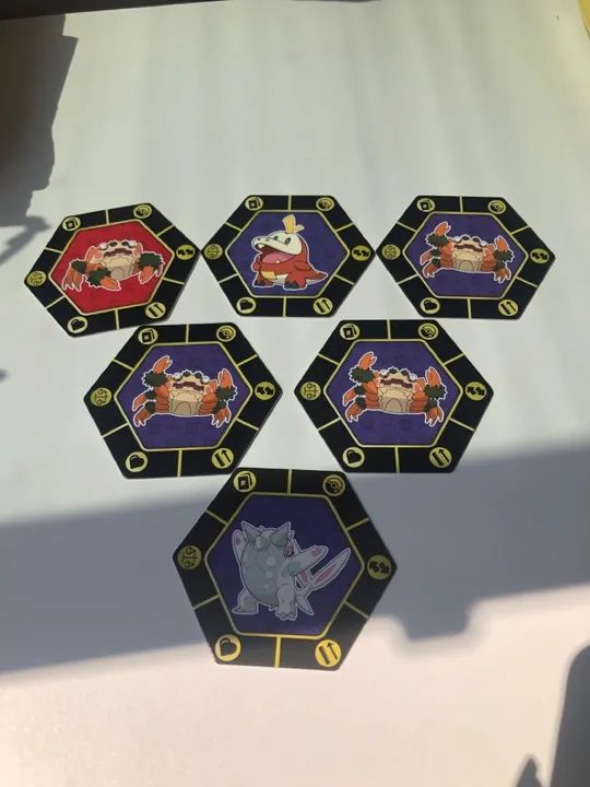 Cards hexagonais Pokemon 