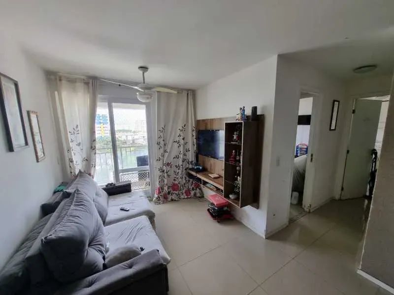 Apartamento - / Residencial / Curicica