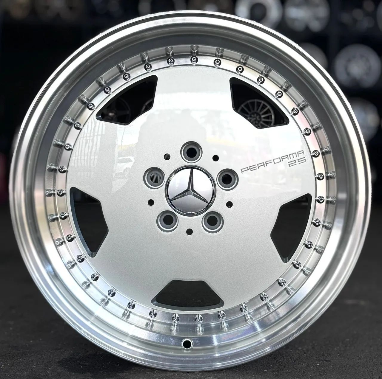 Mercedes-Benz aro 18 talas 8 e 9 furação 5x112