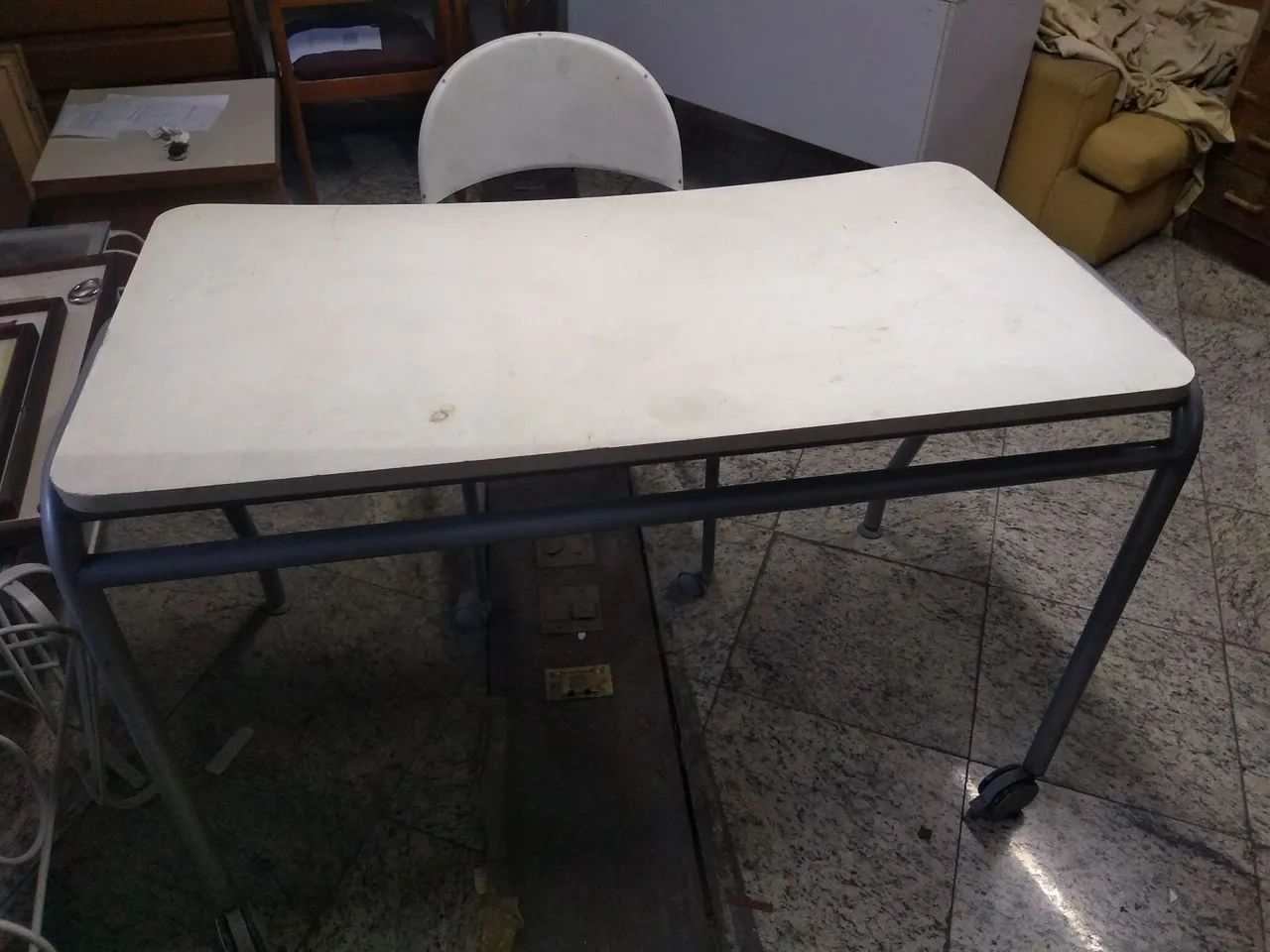 Mesa de Escritório com Cadeira - Foto 2